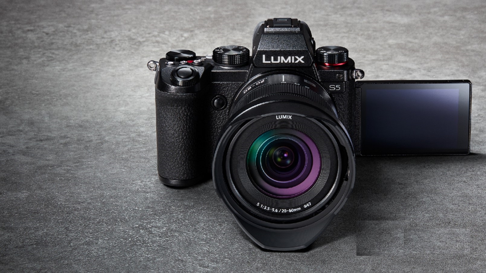 Ahorro de $1,400 por tiempo limitado en el paquete de cámara Panasonic LUMIX S5