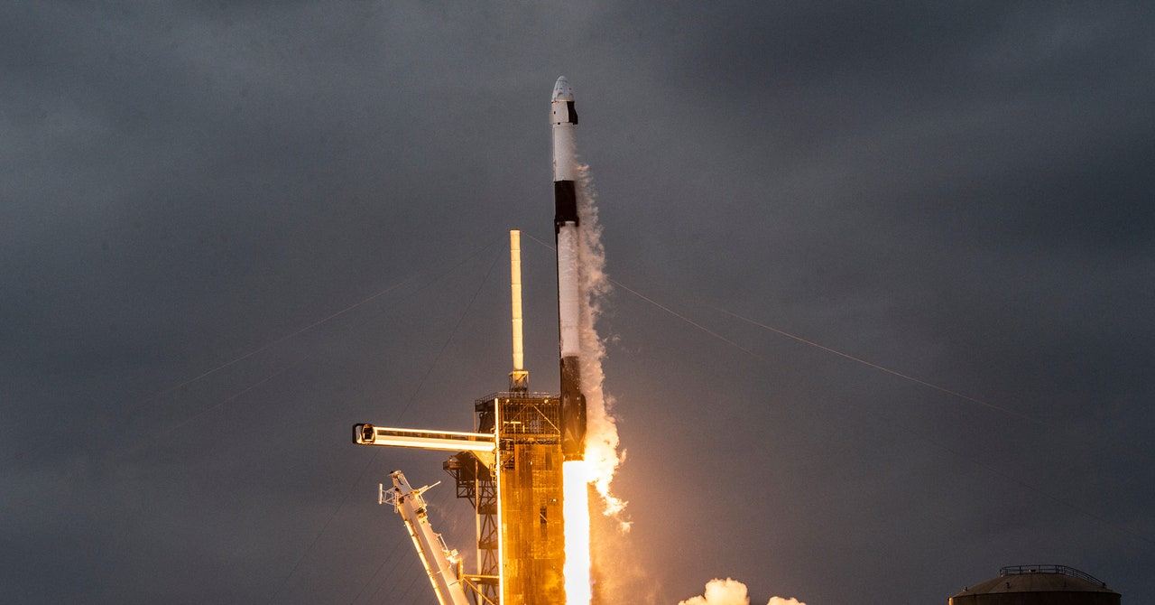 SpaceX lanzó satélites militares diseñados para rastrear misiles hipersónicos