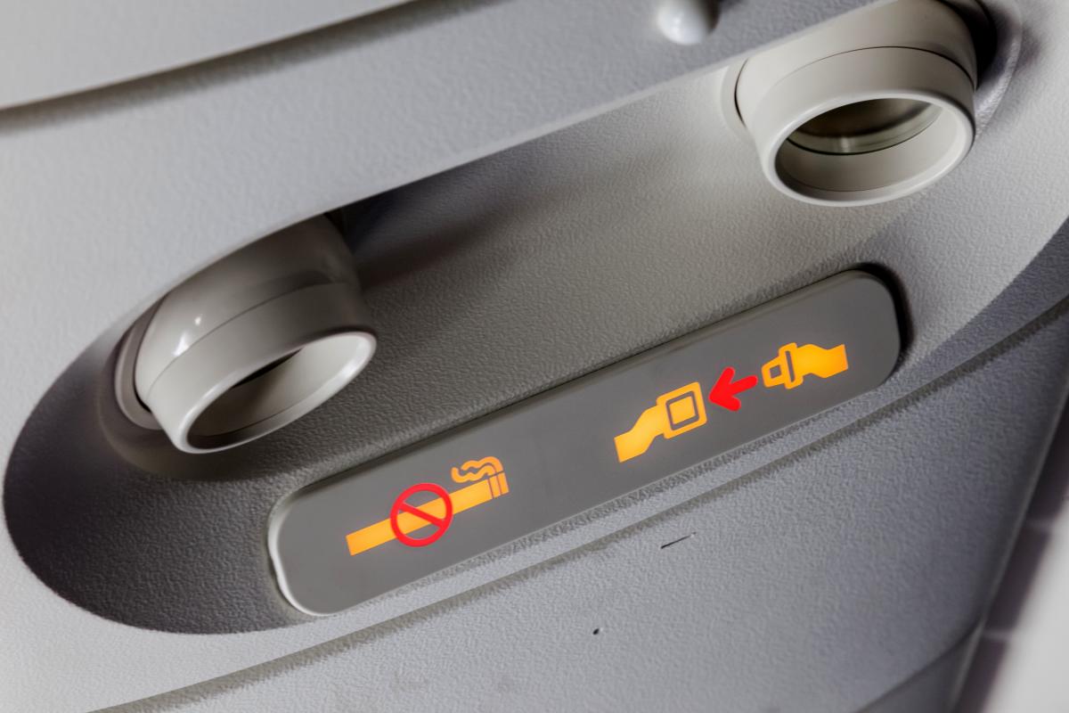 United Airlines inmoviliza su flota de Airbus A321neo por anticuada ley de señales de no fumar