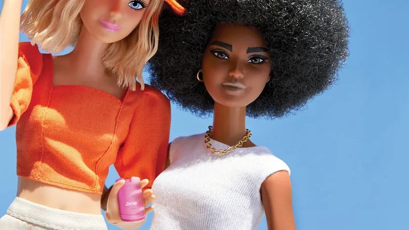 El Barbie Flip Phone retro de HMD intercambia especificaciones por simplicidad (y brillo)