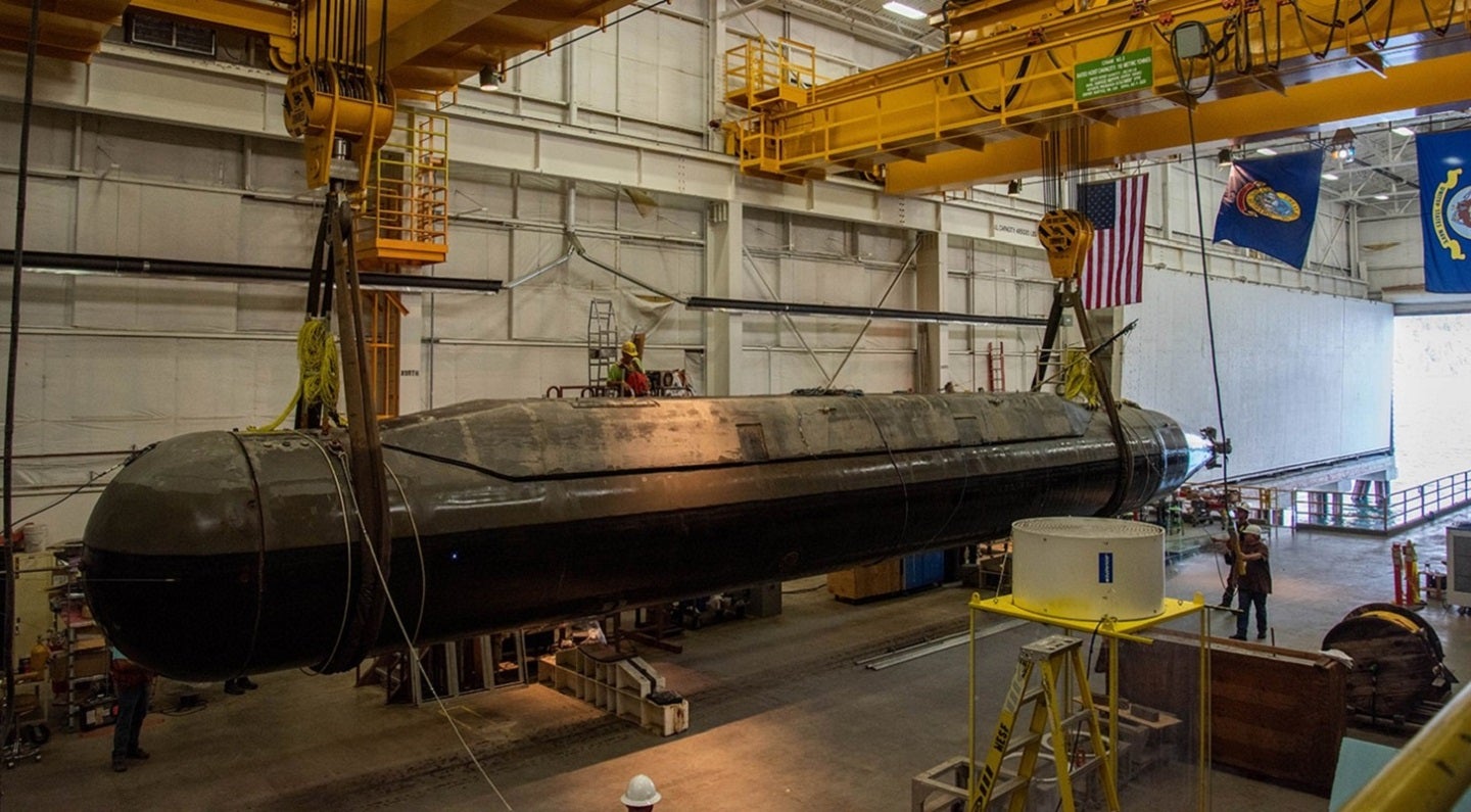 CNO de EE. UU. explora los sectores de construcción naval y de submarinos de Filadelfia