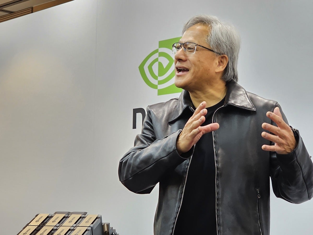 Los chips de IA no necesitan inversiones de billones de dólares: CEO de Nvidia