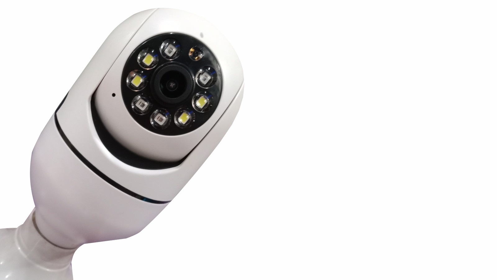 5 cámaras de seguridad con bombillas para ayudar a proteger su hogar