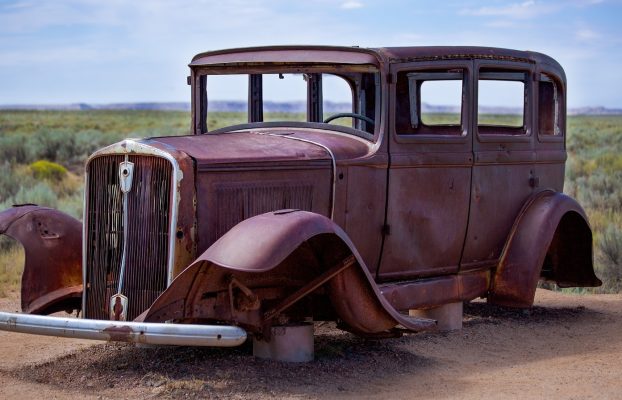 ¿Por qué Studebaker dejó de fabricar coches?