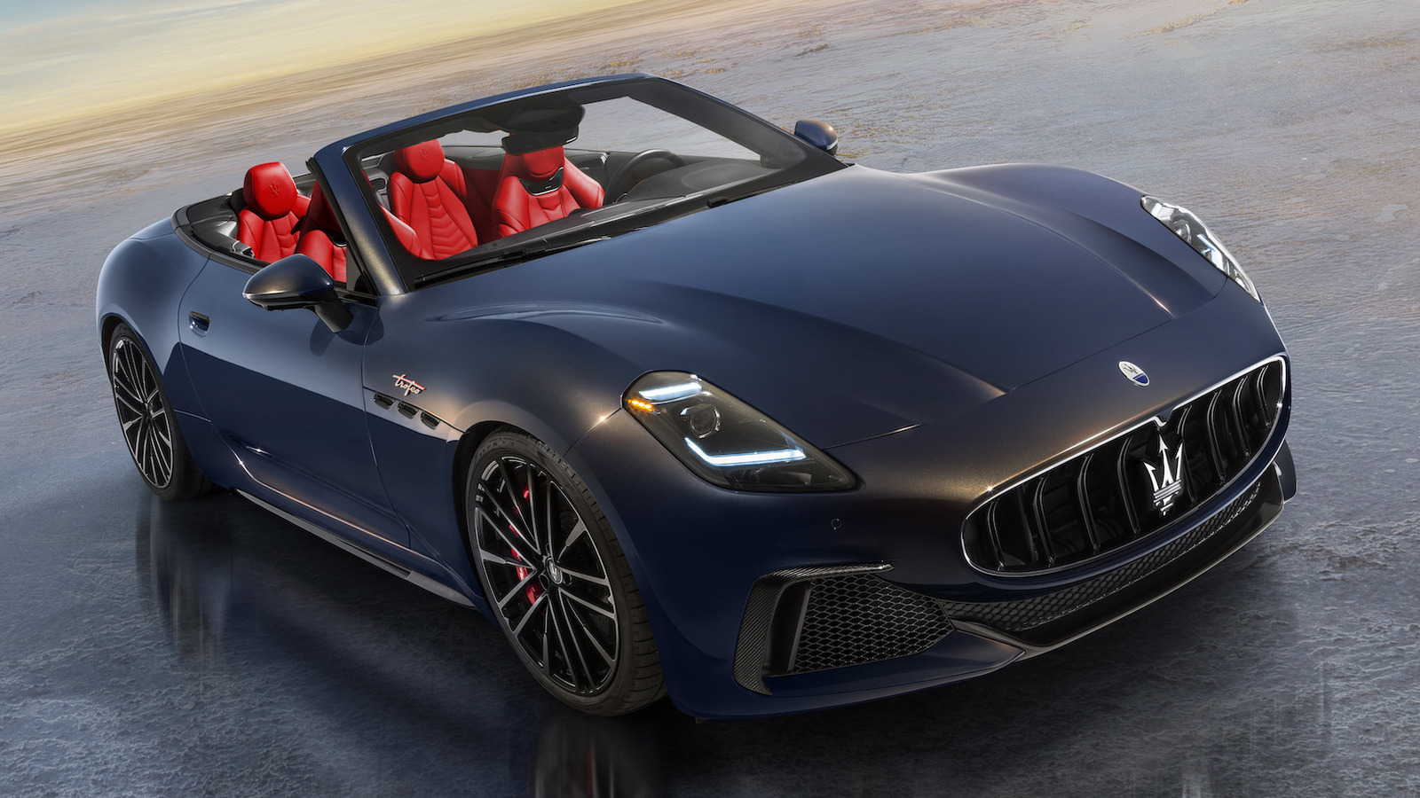 Maserati GranCabrio 2024 es un impresionante convertible con futuro eléctrico