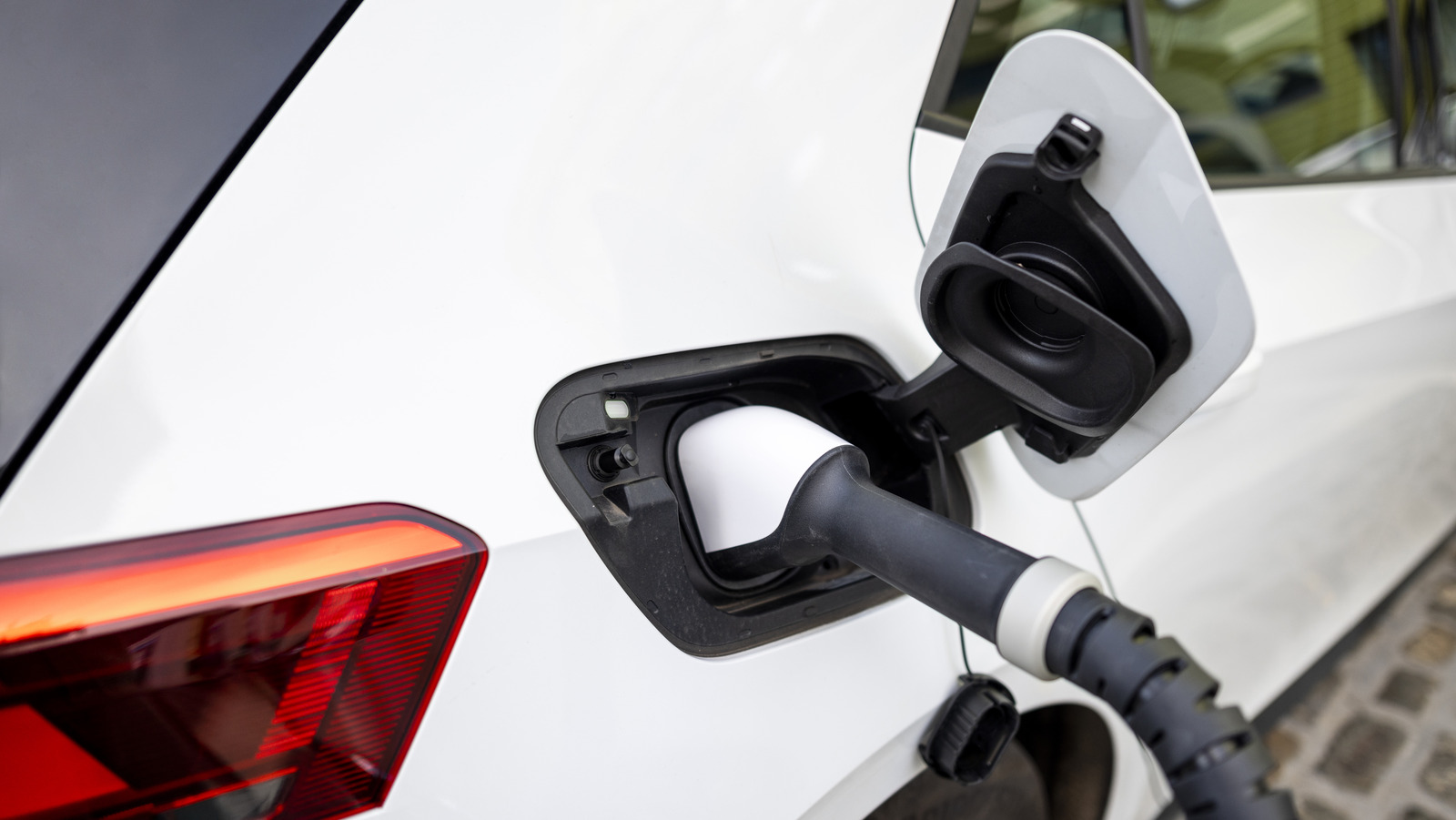 ¿Qué es Plug & Charge y cómo afecta la carga pública de vehículos eléctricos?