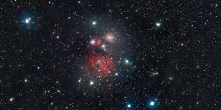 Daily Telescope: una nebulosa brillante en una constelación de un solo cuerno