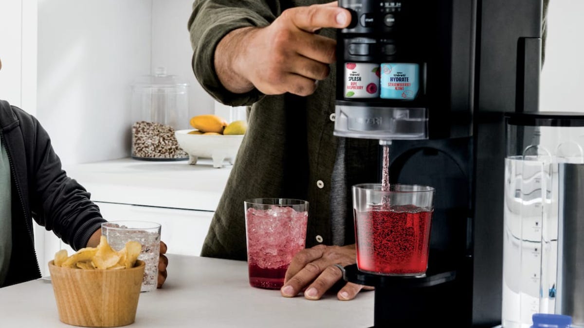 Olvídese de SodaStream, el increíble sistema de bebidas Thirsti de Ninja ha bajado a un mínimo histórico de $ 140
