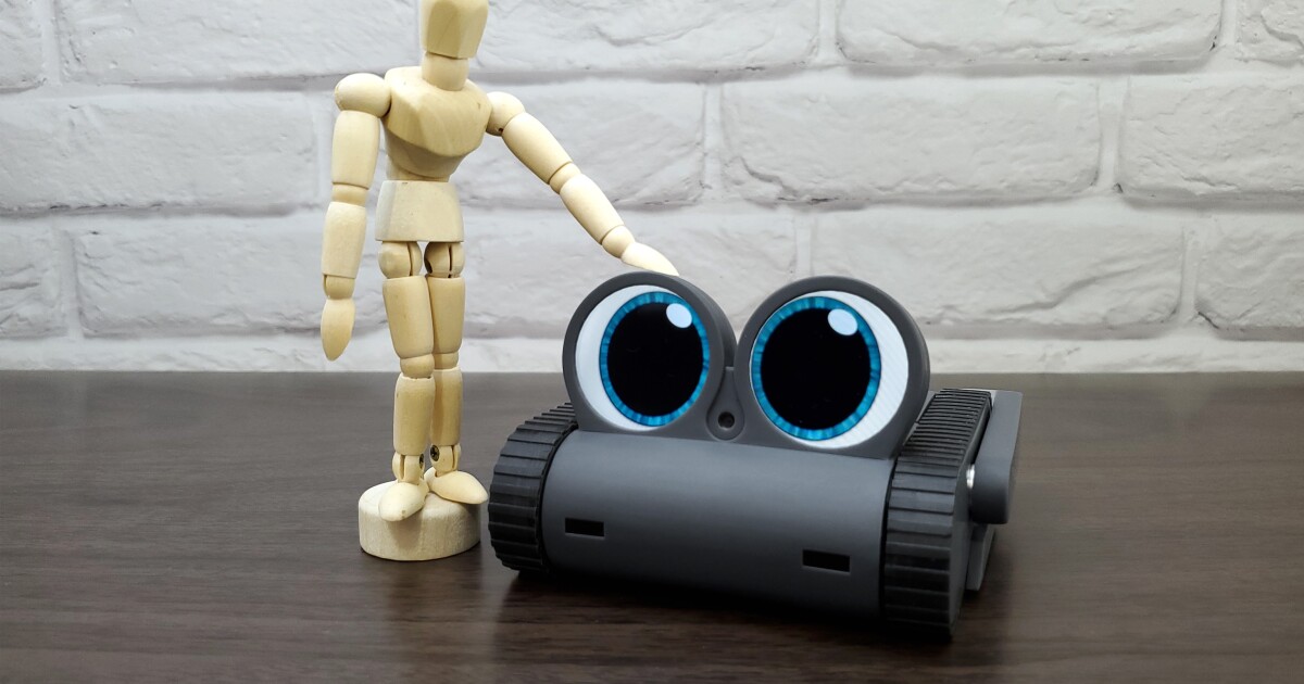 El adorable robot amigo apunta a los corazones y las mentes de los futuros robóticos