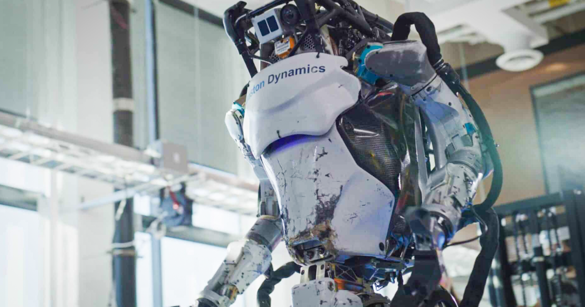 Video impactante muestra entrenamiento de robots Atlas para trabajos automotrices