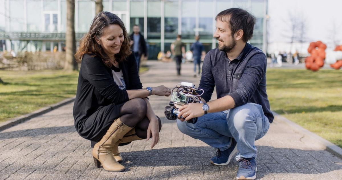 Un robot construido con un ‘cerebro de insecto’ puede sortear obstáculos con facilidad