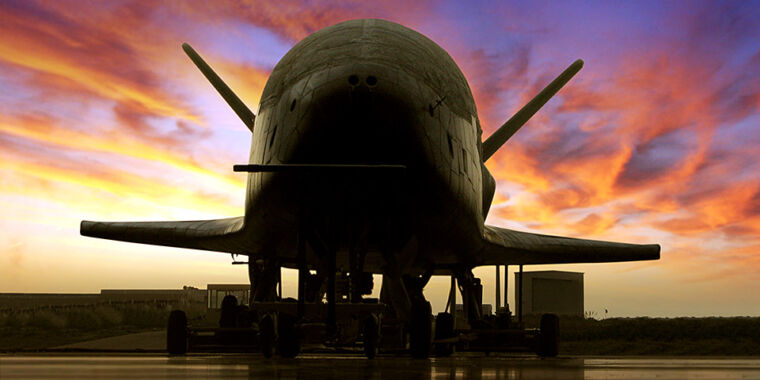 Un entusiasta de la investigación dice que encontró el avión espacial X-37B del ejército estadounidense