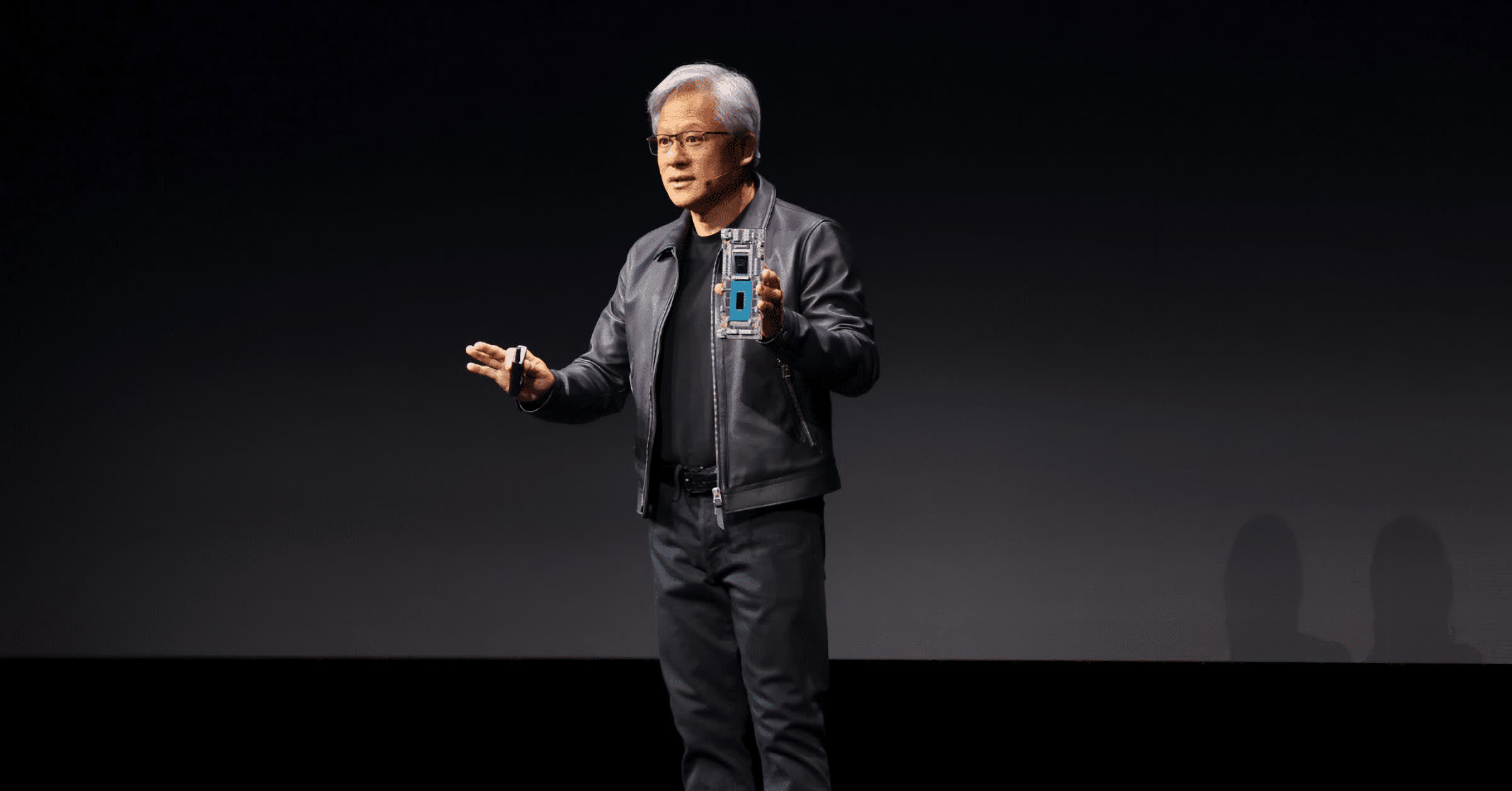 Jensen Huang: Incluso si los productos de inteligencia artificial de la competencia fueran gratuitos, los chips de Nvidia seguirían teniendo un mejor valor