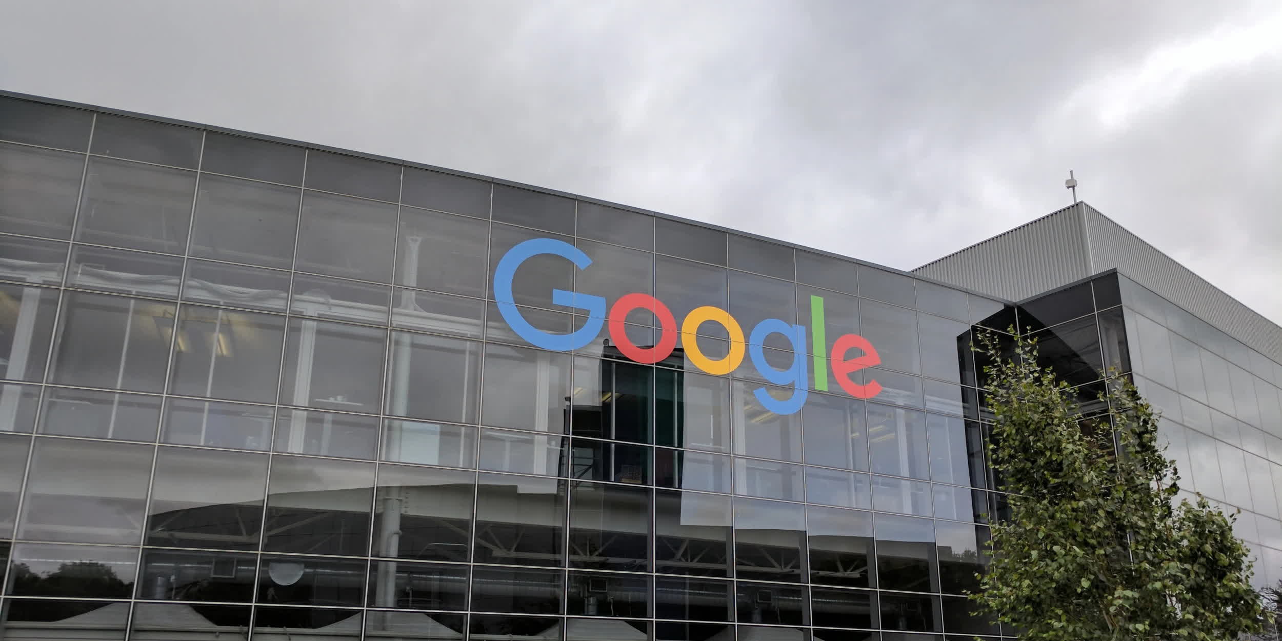 Ex ingeniero de Google acusado de supuestamente robar secretos de inteligencia artificial mientras dirigía en secreto una startup en China
