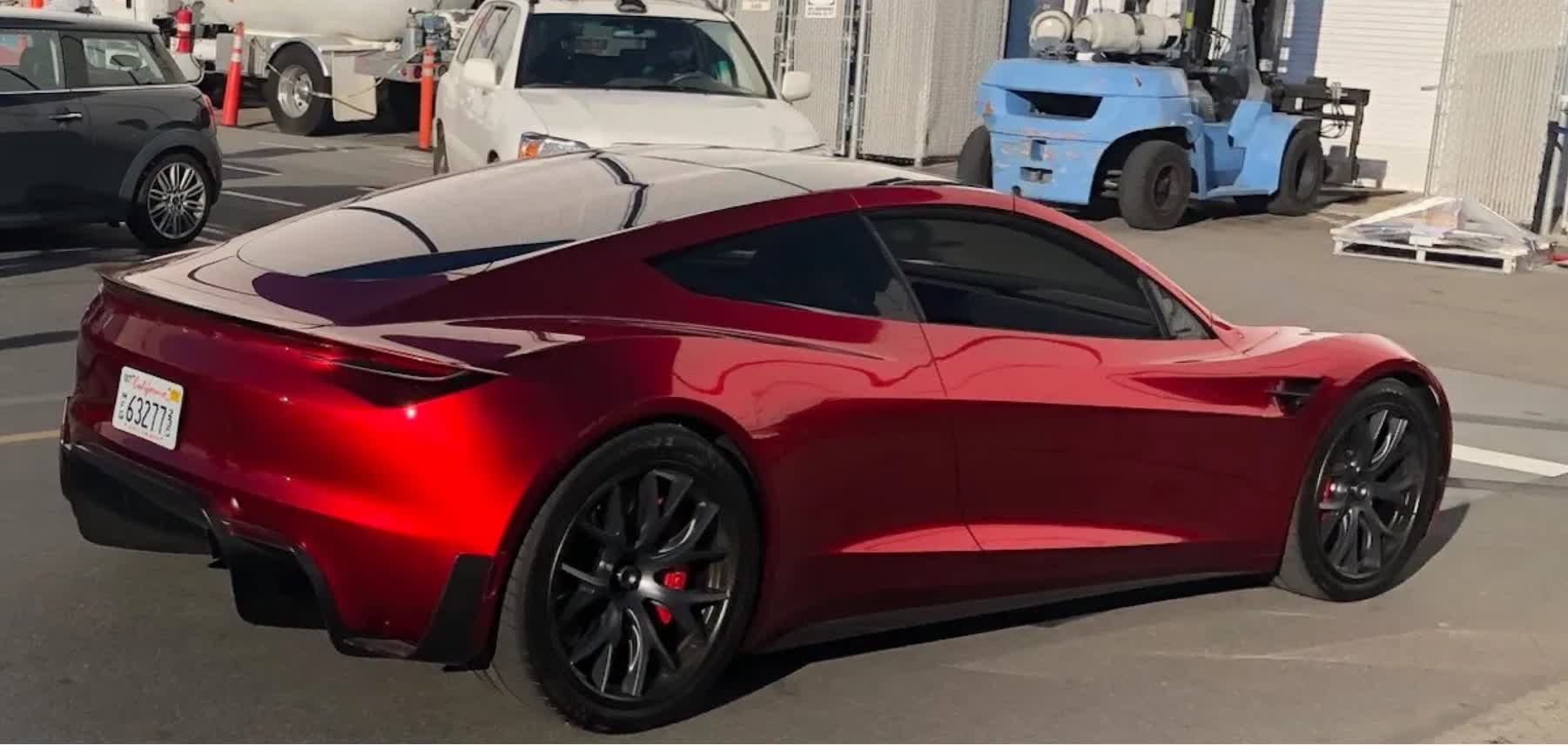 Roadster combinará la tecnología de Tesla y SpaceX para crear algo que «ni siquiera es realmente un automóvil»