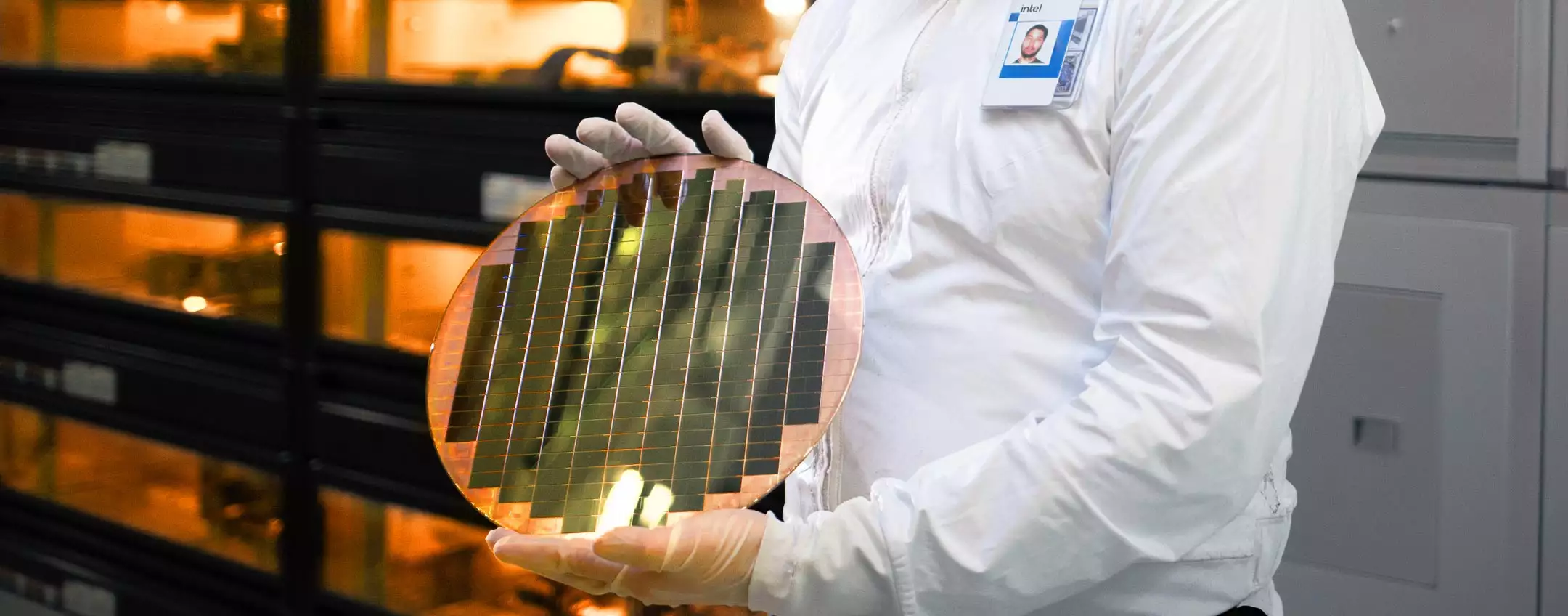 Intel planea gastar 100 mil millones de dólares en plantas de fabricación de chips en EE. UU.