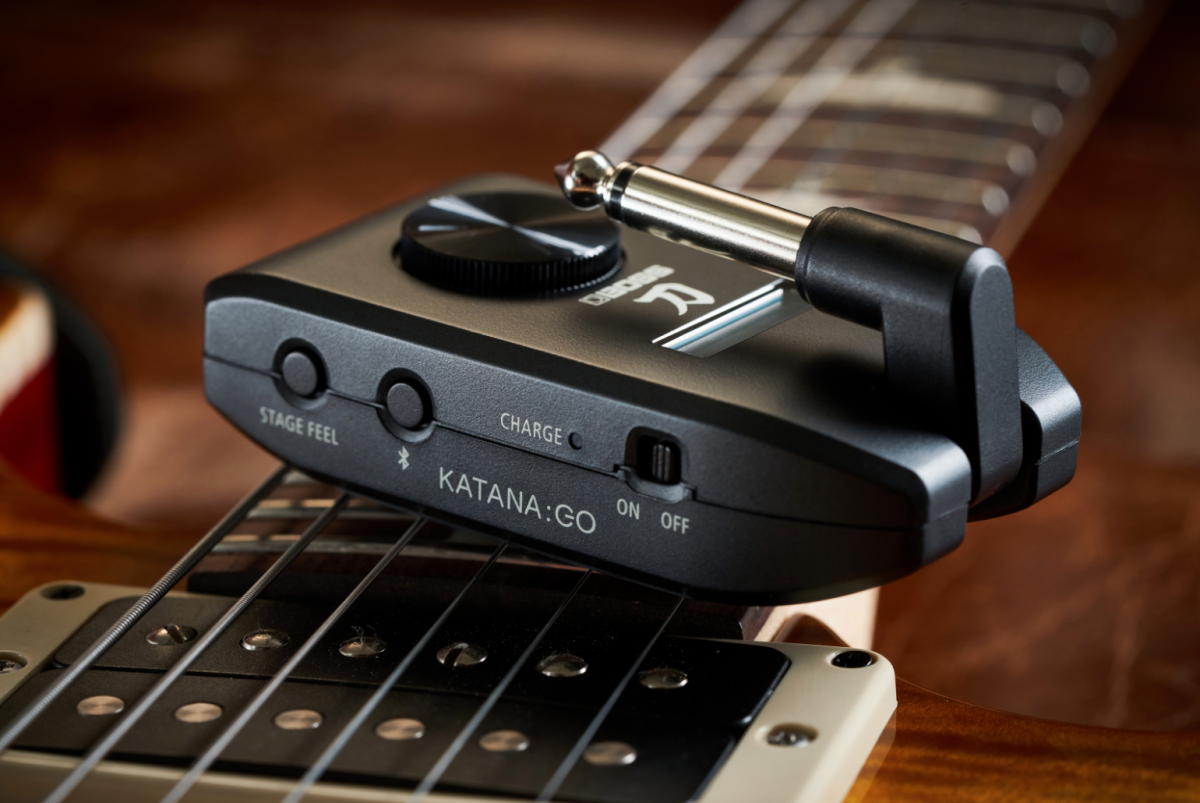 El amplificador de auriculares Boss Katana:Go de bolsillo también funciona como interfaz de audio