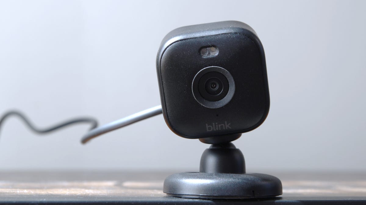 Probé esta cámara de seguridad de Amazon de $40 y ahora tiene un lugar en mi casa