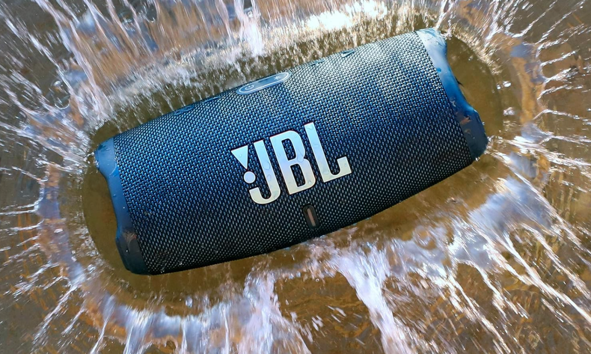 Algunos de nuestros parlantes Bluetooth JBL portátiles favoritos tienen hasta un 34 por ciento de descuento