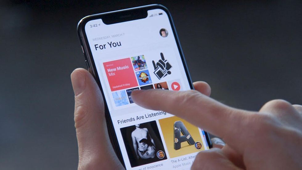 Spotify quiere algo a cambio de nada, afirma Apple tras una gran multa de la UE