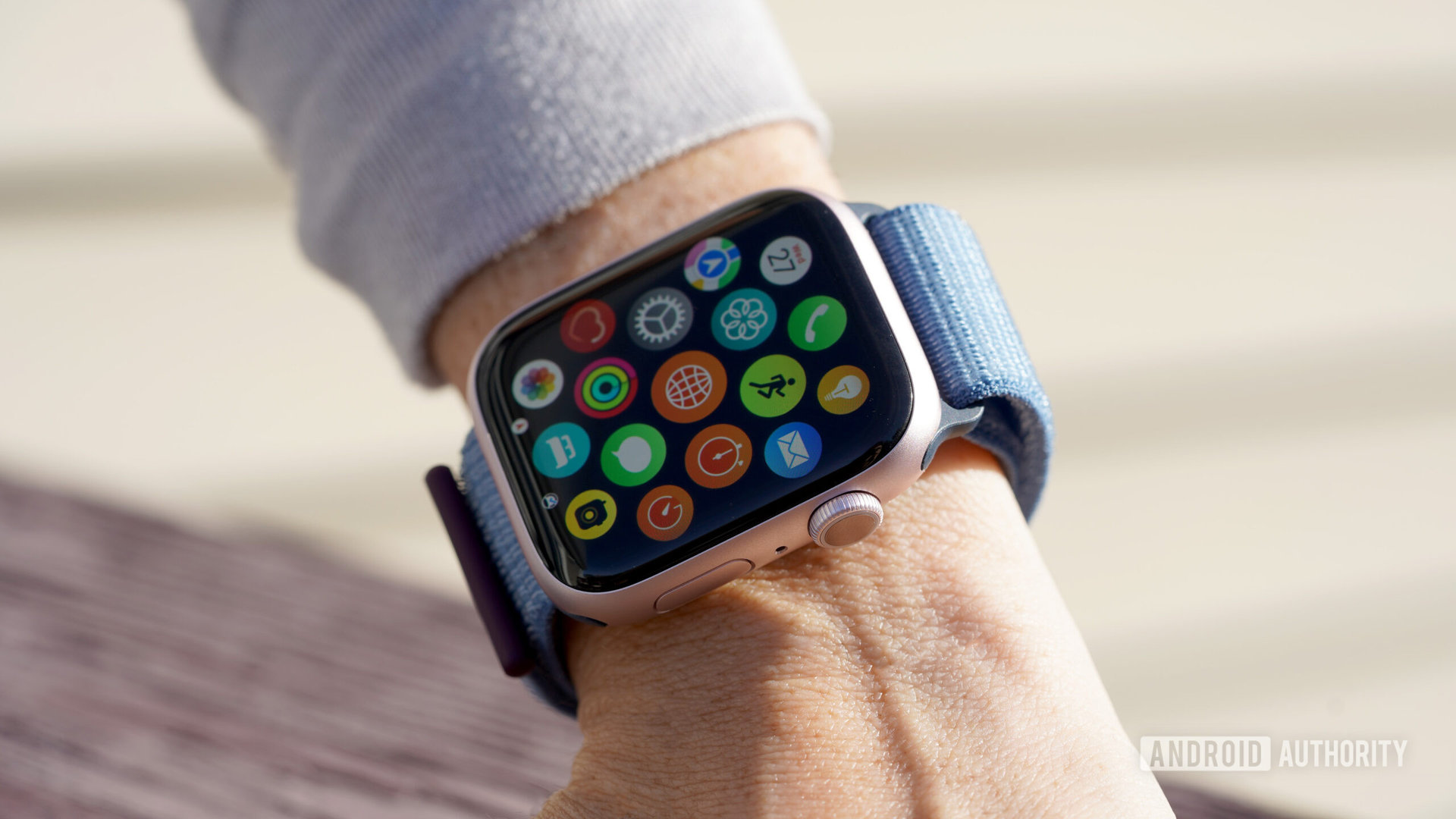 Apple desconecta la pantalla MicroLED interna para el Apple Watch
