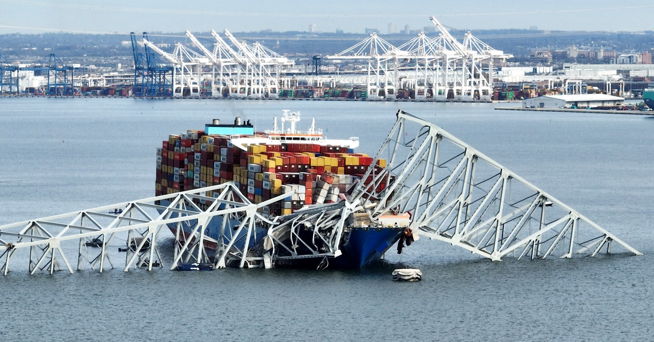 Por qué el puente de Baltimore se derrumbó tan rápido