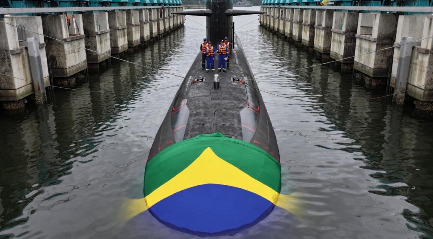 La asociación entre Brasil y Francia se profundiza con el lanzamiento del submarino Tonelero