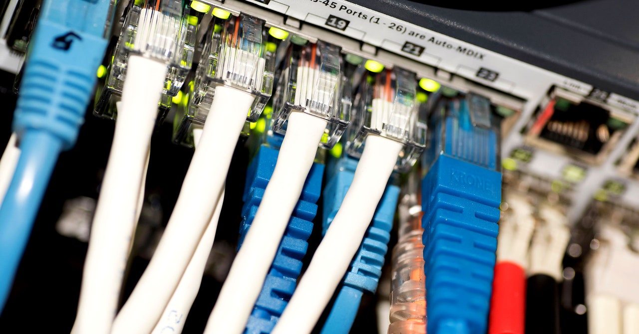La FCC ahora dice que la velocidad de banda ancha debe ser de al menos 100 Mbps