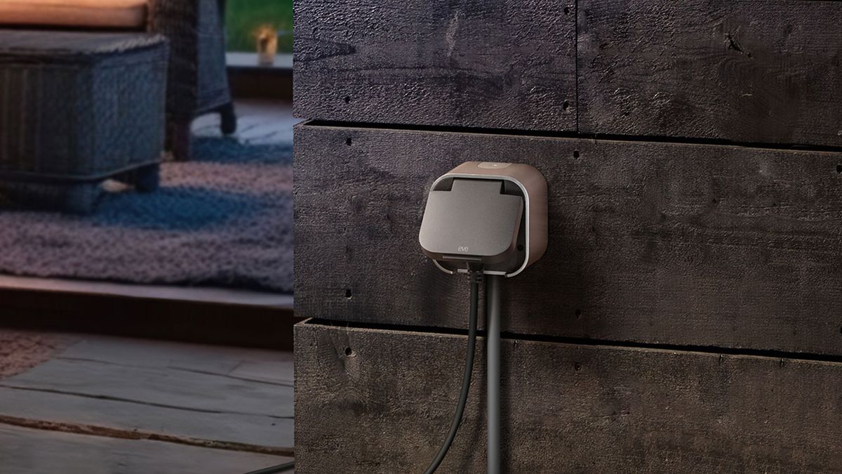 El nuevo enchufe exterior de Eve puede automatizar sus luces y realizar un seguimiento de su costo de energía