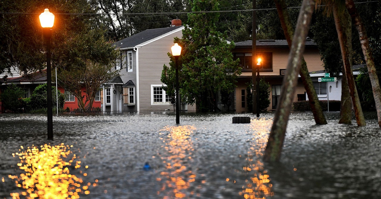 Las tarifas de seguros están aumentando para los propietarios de viviendas estadounidenses en zonas de peligro climático