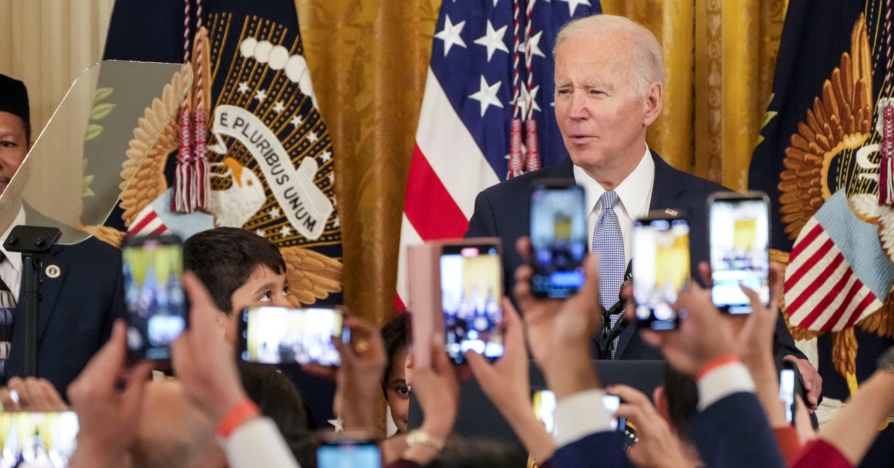 La Casa Blanca está informando a decenas de creadores en línea sobre el discurso sobre el estado de la Unión de Biden