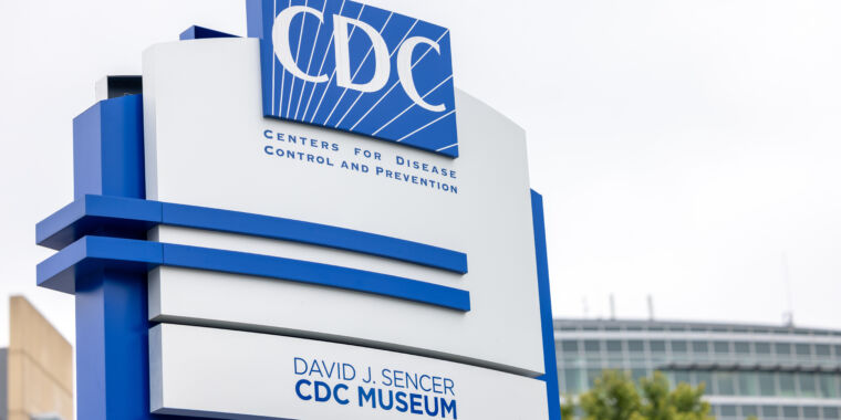 Los CDC abandonan el aislamiento de COVID de 5 días y argumentan que el COVID se está volviendo parecido a la gripe