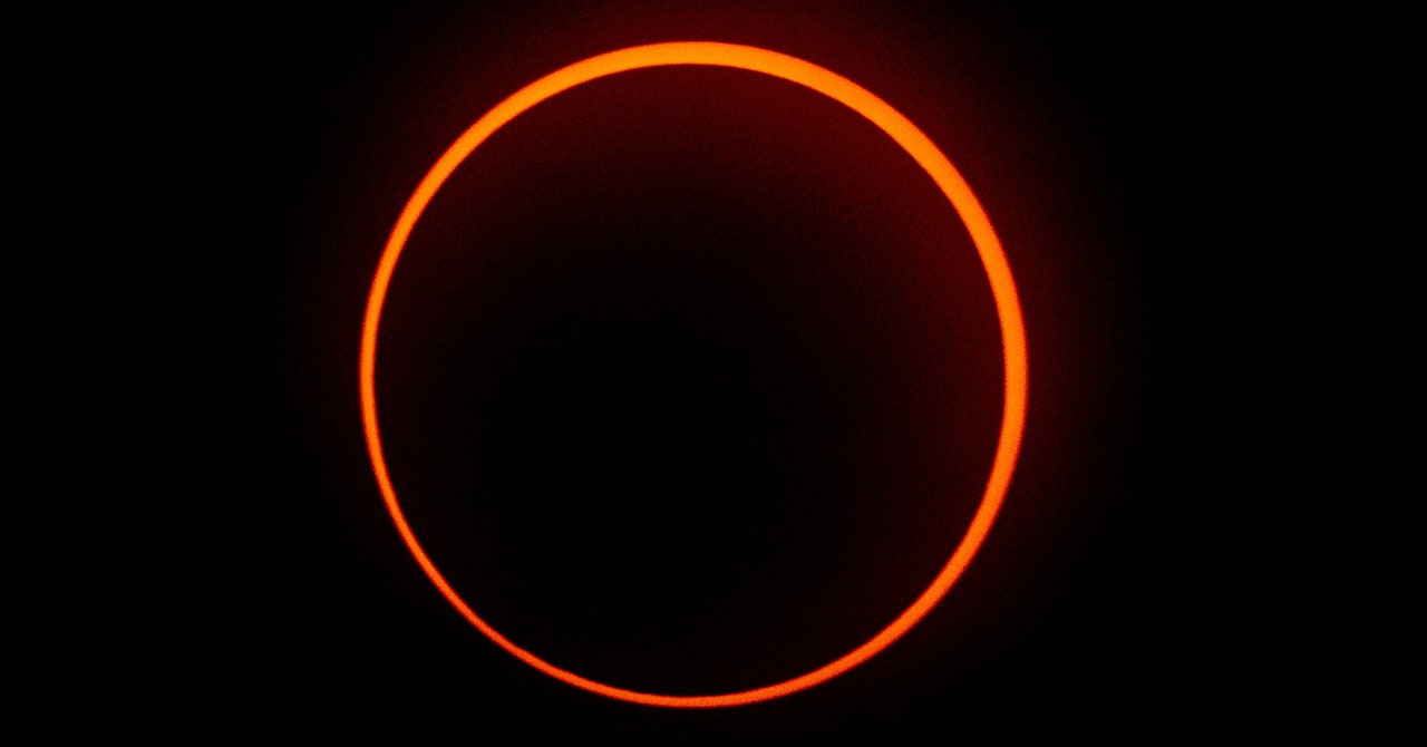 Cómo ver el eclipse solar total de abril, en línea y en persona