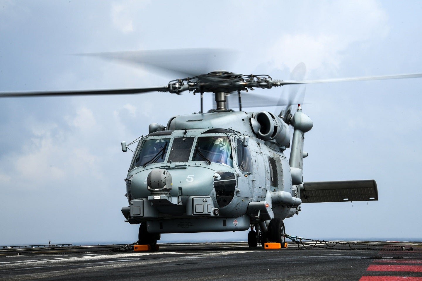 India refuerza la seguridad marítima con la puesta en servicio del MH-60R ‘Seahawks’
