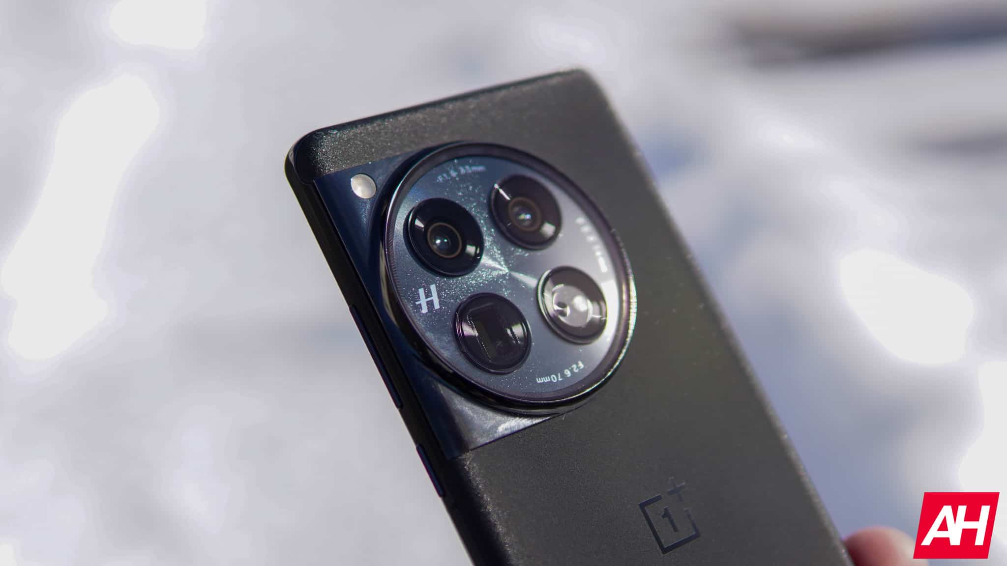 OnePlus 12 recibe mejoras en la cámara con una nueva actualización