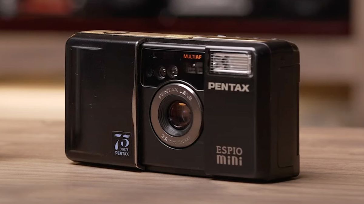 Las cámaras de película están de vuelta, y la nueva compacta de Pentax pronto podría sumergirte en el resurgimiento analógico