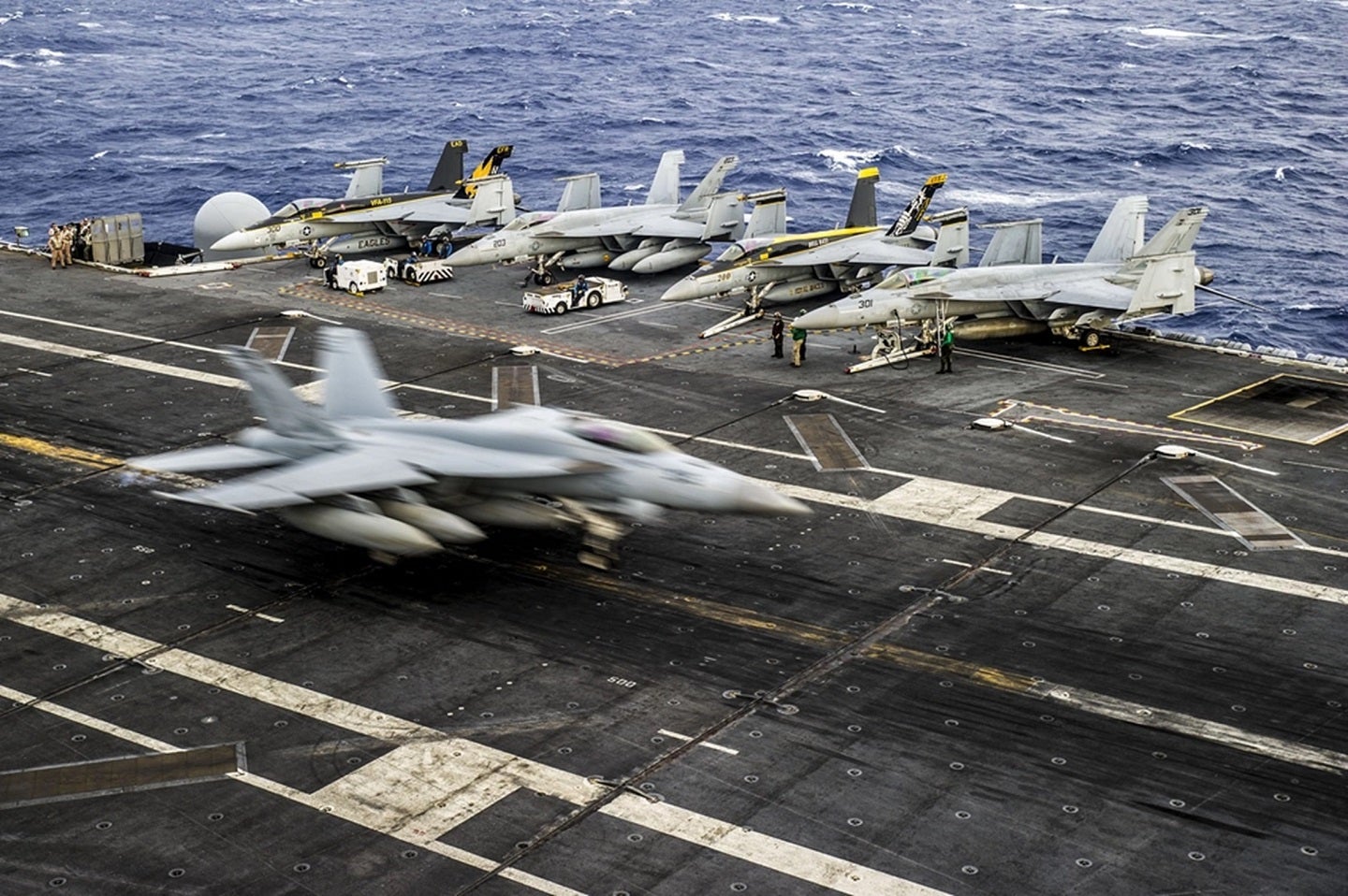 Boeing gana un contrato de 1.100 millones de dólares para reforzar la flota de la Armada de EE. UU. con aviones de combate