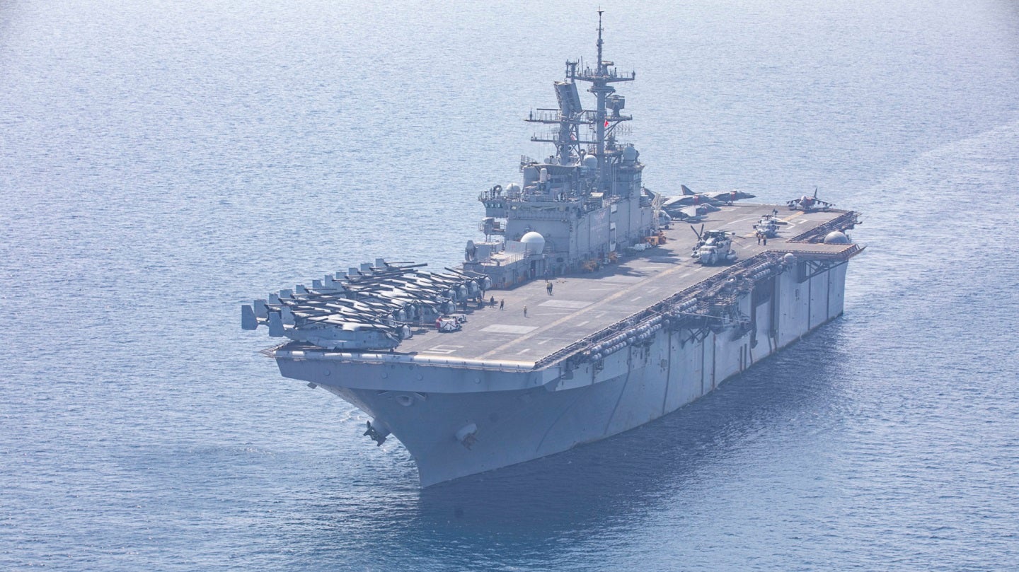 El LHD USS Bataan de clase Wasp de la Armada de EE. UU. entrará en reacondicionamiento de dos años