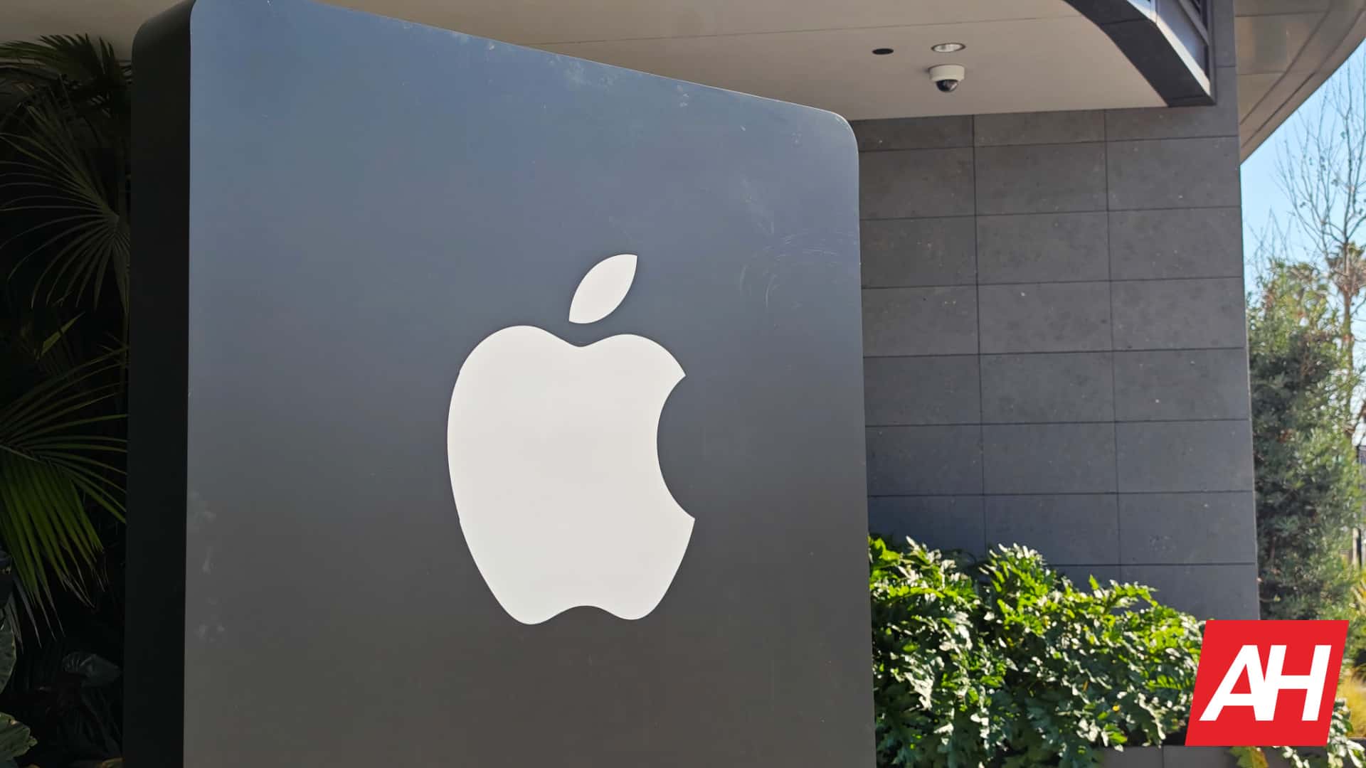 Apple demanda al ex empleado Andrew Aude por filtrar secretos