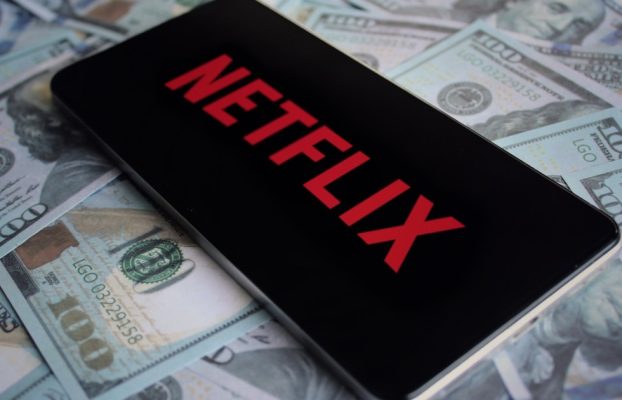 Netflix sigue ganando millones y usuarios y adelanta gran cambio para 2025