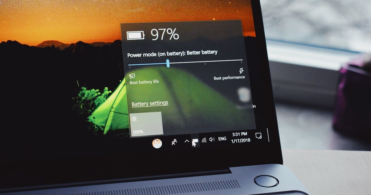 Descubrimos la mejor forma de cuidar la batería de tu laptop: desenchúfalo
