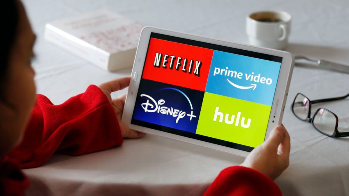 Transmita con un presupuesto limitado: consejos para ahorrar dinero en Netflix, Hulu y otras suscripciones