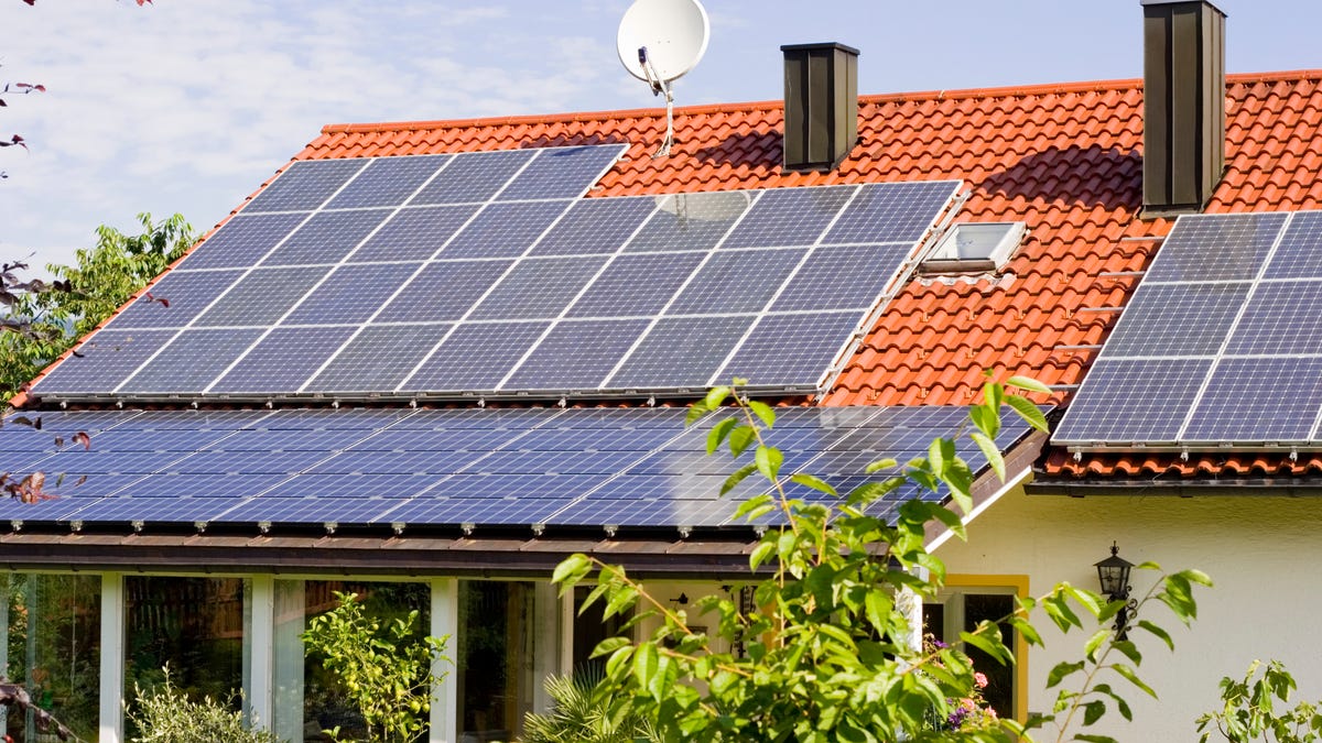 ¿Están los paneles solares exentos de impuestos a la propiedad y a las ventas en su estado?