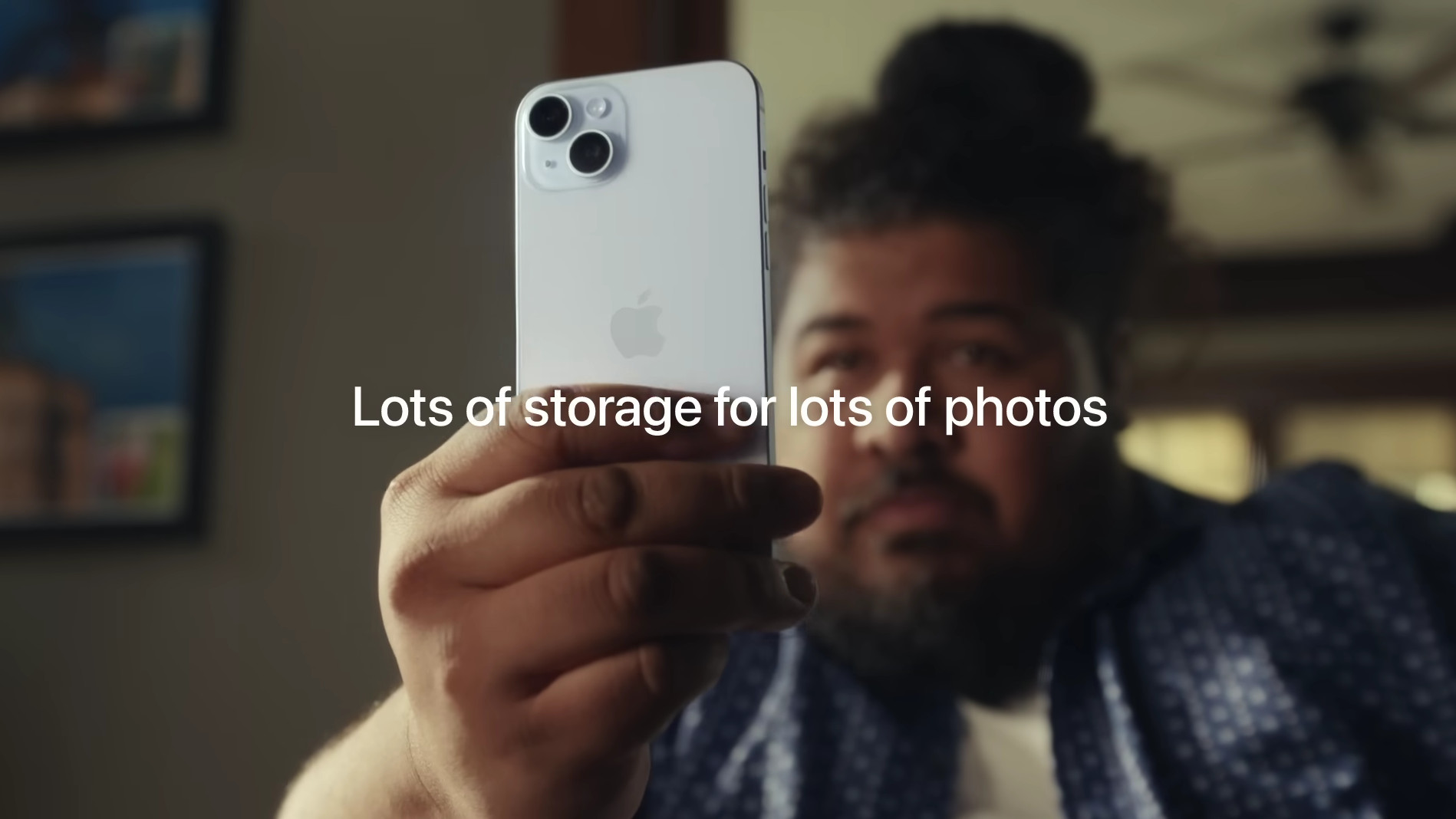 Apple cree que vale la pena presumir de 128 GB de almacenamiento en un nuevo anuncio de vídeo
