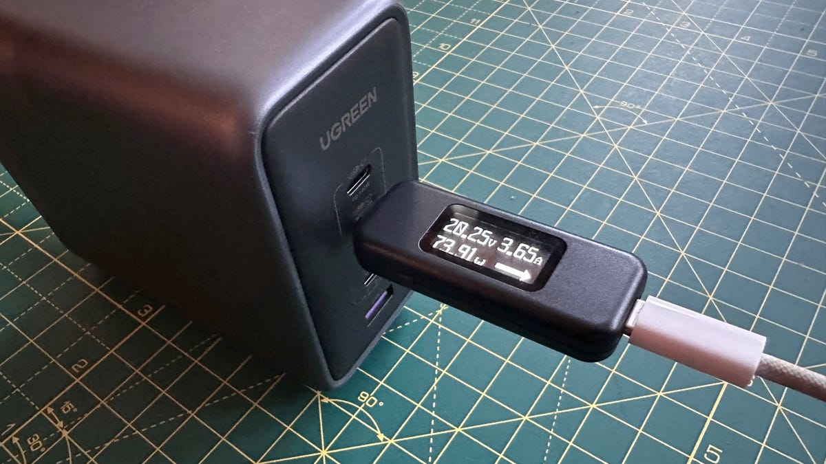 Esta bestia de cargador USB-C puede alimentar 3 computadoras portátiles y tiene un descuento de $ 70 en Amazon