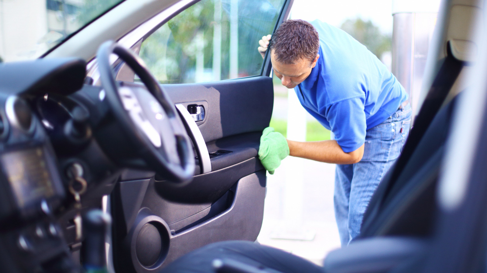 4 herramientas de Milwaukee que ayudan a que la limpieza de su automóvil sea muy sencilla
