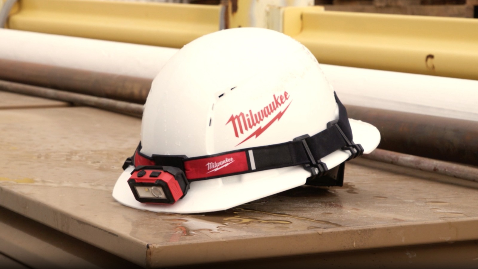 Qué significa si la luz de su casco de Milwaukee parpadea en rojo, verde o ambos