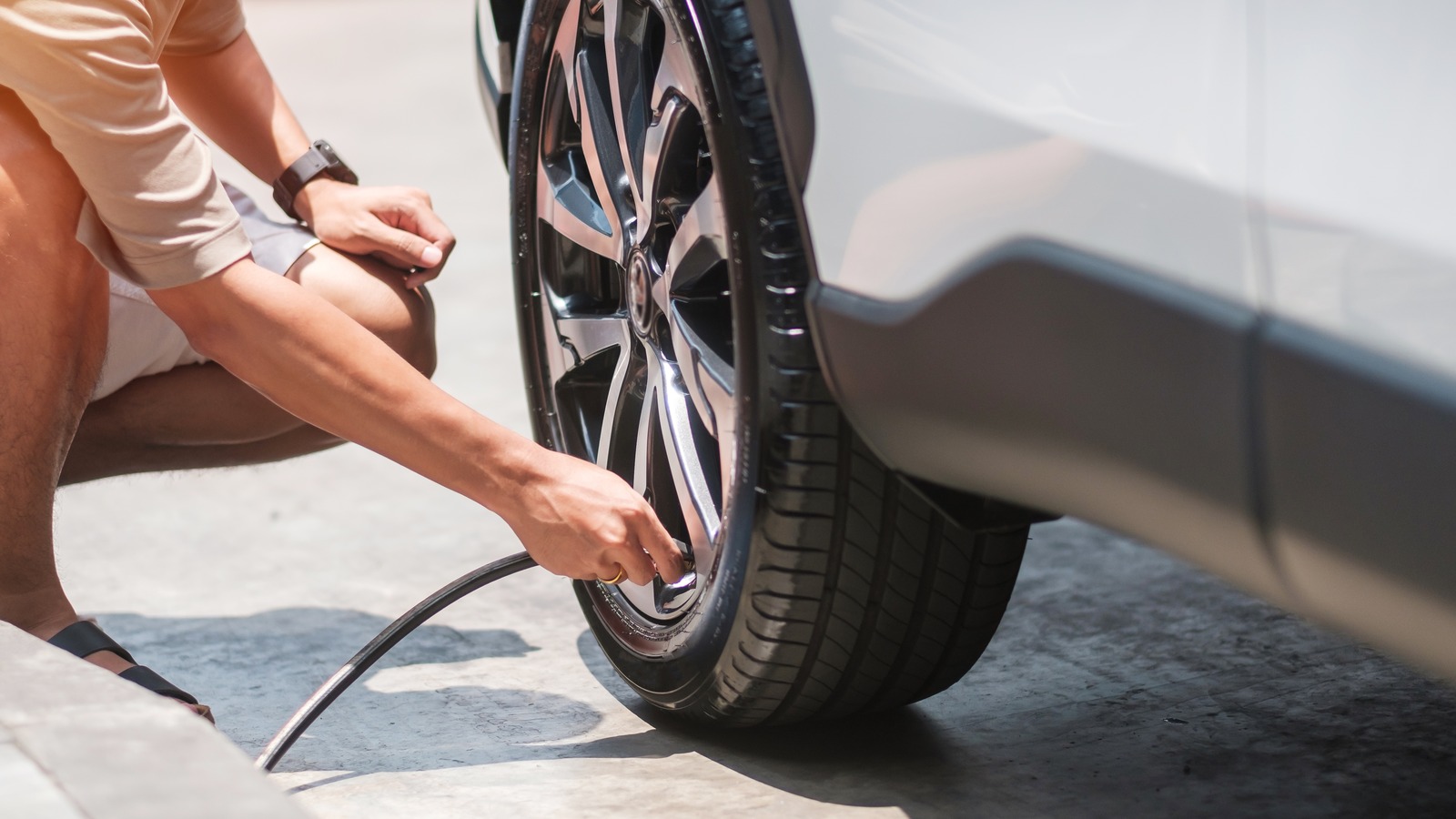 Cómo saber cuál debe ser la presión de los neumáticos de su vehículo