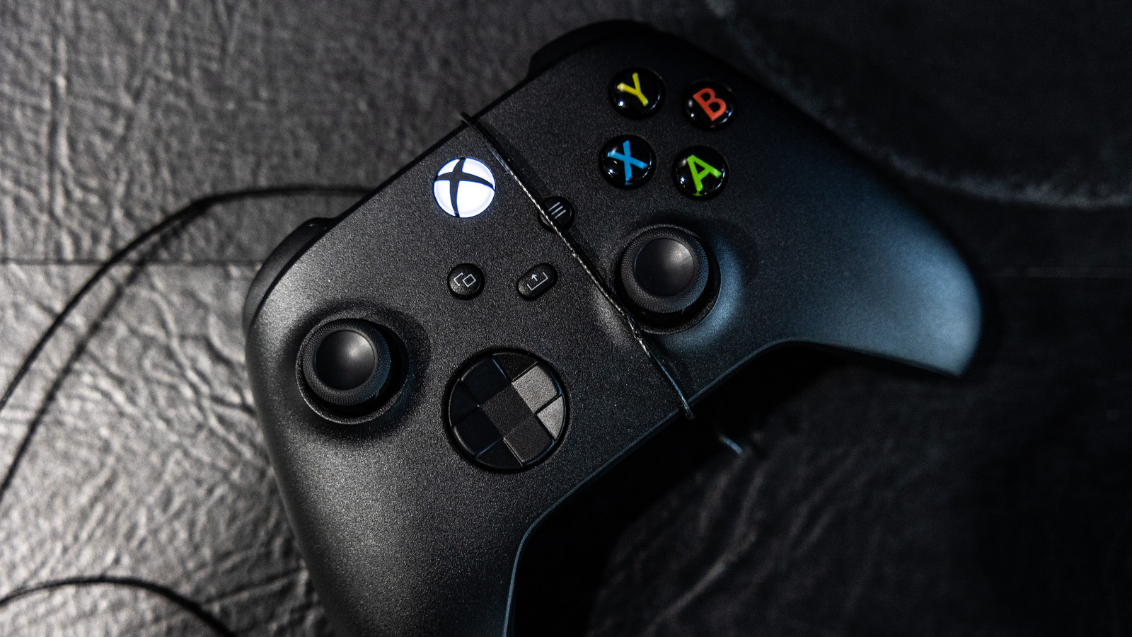 ¿Puedes usar controladores Xbox con la PS5?