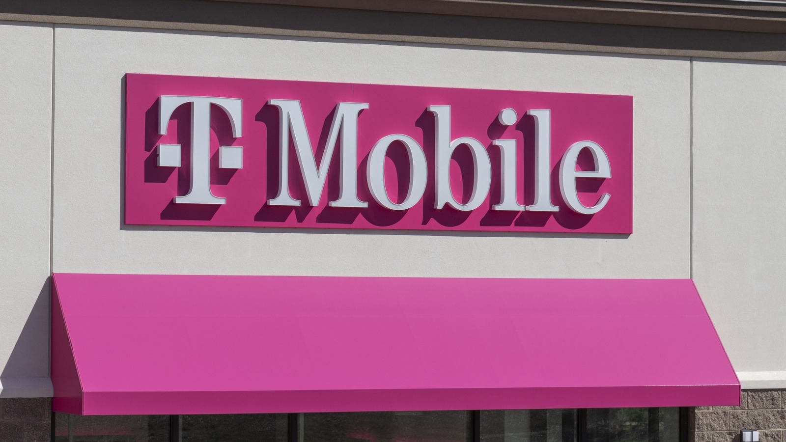 ¿Cuánto cuestan 2 líneas con T-Mobile?  Lo que debe saber antes de cambiar de plan